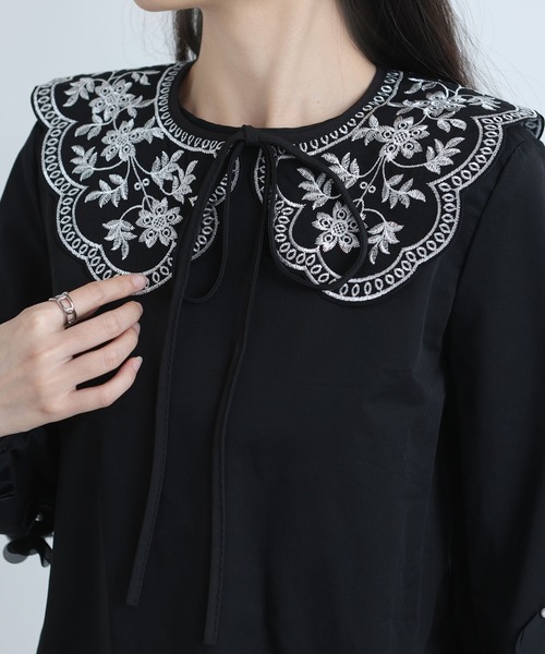 LA VORAGINE(ラ ヴォラジネ)の「レース レトロ花柄 刺繍 つけ襟【マルチウェイ】(マフラー・レディース・Black/White・M)」の3枚目の写真