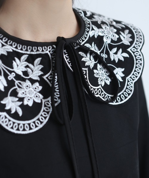 LA VORAGINE(ラ ヴォラジネ)の「レース レトロ花柄 刺繍 つけ襟【マルチウェイ】(マフラー・レディース・Black/White・M)」の7枚目の写真