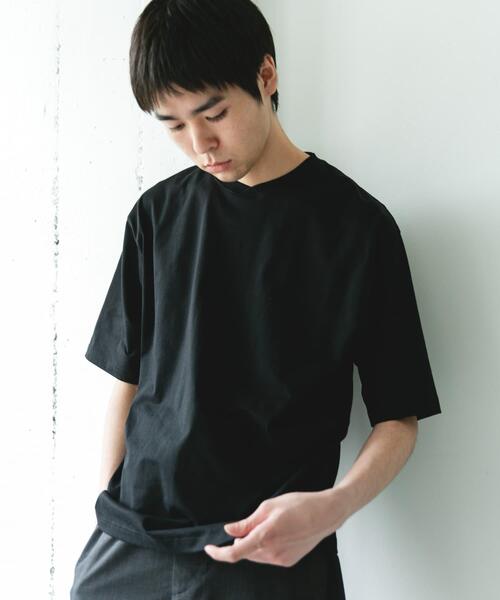 URBAN RESEARCH DOORS(アーバンリサーチドアーズ)の「『速乾/接触冷感/UVカット』Sorona ラウンドカラーショートスリーブTシャツ(Tシャツ/カットソー・メンズ・ライトグレー/ボルドー/ブラック・LARGE/MEDIUM)」の7枚目の写真