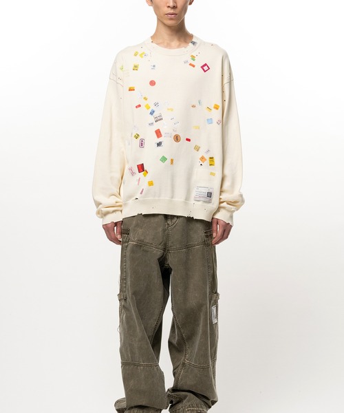 Maison MIHARA YASUHIRO(メゾンミハラヤスヒロ)の「Price Tag Sticker Printed Knit Sweater(ニット/セーター・メンズ・ホワイト/グレー/ブラック・44/46/48)」の4枚目の写真