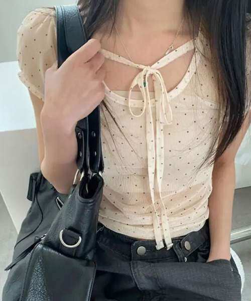 VIVID LADY(ビビッドレディー)の「ドット シアー 半袖トップス(シャツ/ブラウス・レディース・ベージュ/ブラック/ライトブルー・FREE)」の6枚目の写真