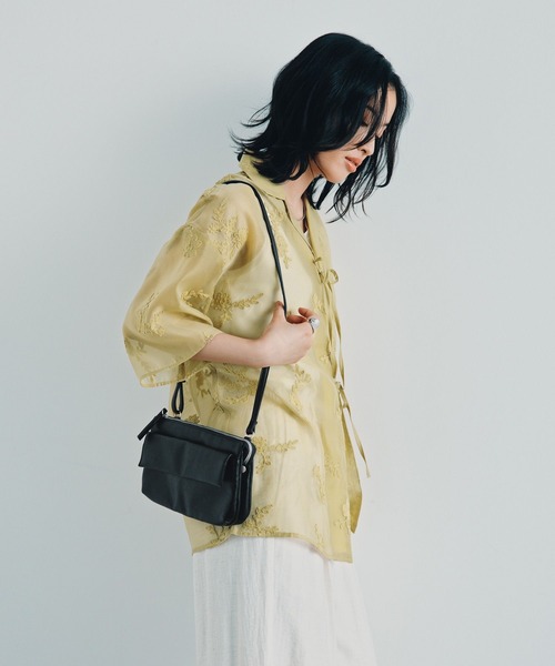LEPSIM(レプシィム)の「フラップお財布ショルダー 910560(ショルダーバッグ・レディース・ブラック/アイボリー・ONE SIZE)」の5枚目の写真