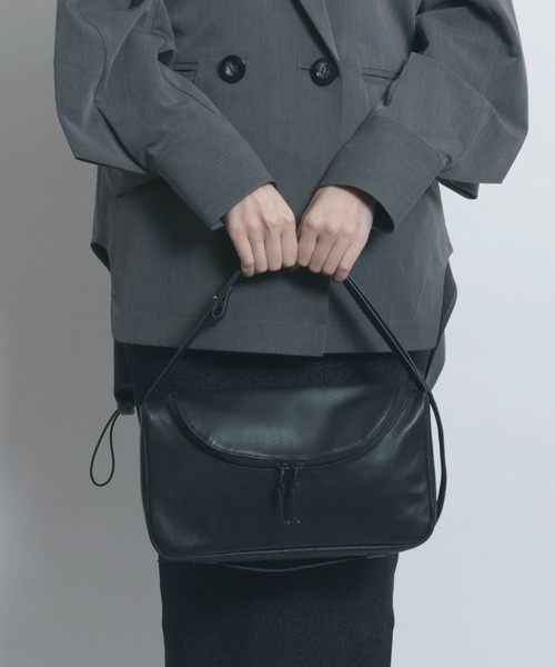 YArKA（ヤーカ）の「【YArKA/ヤーカ】real leather round zip shoulder bag [tdht7] / ラウンドzipショルダーバッグ（ショルダーバッグ・レディース・ブラック・FREE）」の14枚目の写真