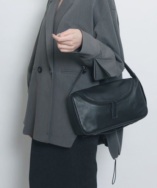 YArKA（ヤーカ）の「【YArKA/ヤーカ】real leather round zip shoulder bag [tdht7] / ラウンドzipショルダーバッグ（ショルダーバッグ・レディース・ブラック・FREE）」の15枚目の写真