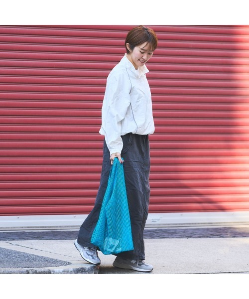 OMCC（オーエムシーシー）の「Shopping Bag Square Mesh M - ショッピングバッグ スクエアメッシュ M（エコバッグ/サブバッグ・レディース・ブルー系/ブラック/ブラウン系/グリーン/パープル・M）」の6枚目の写真