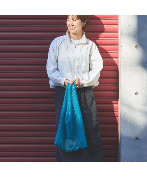 OMCC（オーエムシーシー）の「Shopping Bag Square Mesh M - ショッピングバッグ スクエアメッシュ M（エコバッグ/サブバッグ・レディース・ブルー系/ブラック/ブラウン系/グリーン/パープル・M）」の7枚目の写真