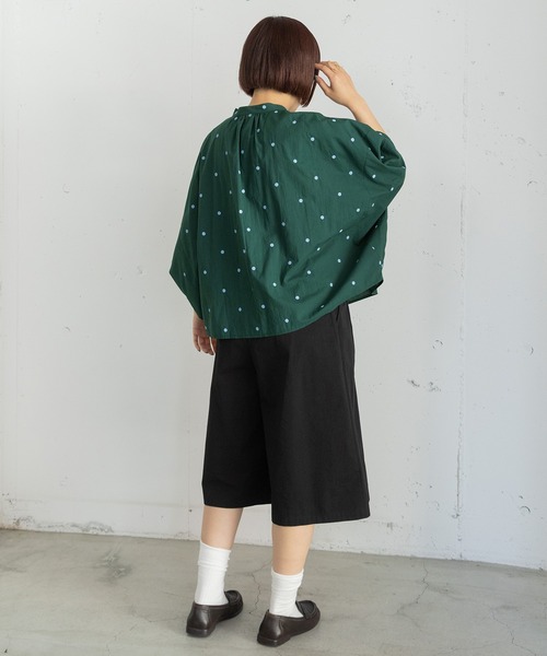 POU DOU DOU(プードゥドゥ)の「ドット刺繍ポンチョブラウス(シャツ/ブラウス・レディース・キナリ/ダークブラウン/ダークグリーン・3)」の22枚目の写真