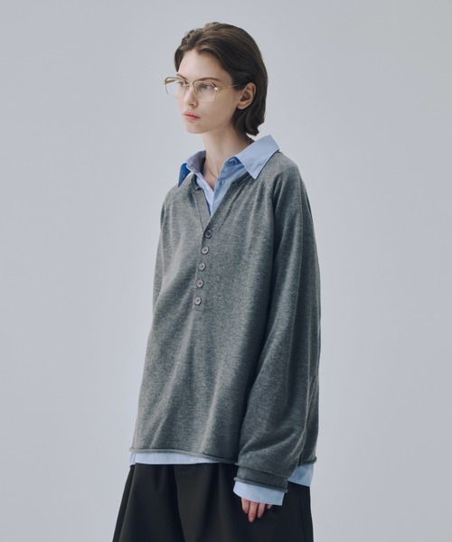 soerte(ソエルテ)の「Wool Blend Rolled Edge Henley Neck Knit / ウールブレンドヘンリーネックニット(ニット/セーター・メンズ・レッド/グレー/ブラウン/ブラック・3/1/2)」の11枚目の写真