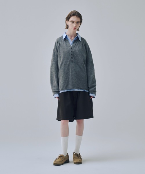 soerte(ソエルテ)の「Wool Blend Rolled Edge Henley Neck Knit / ウールブレンドヘンリーネックニット(ニット/セーター・メンズ・レッド/グレー/ブラウン/ブラック・3/1/2)」の12枚目の写真