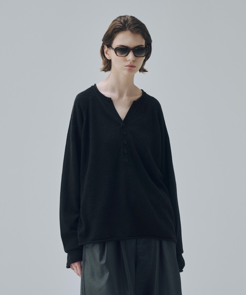 soerte(ソエルテ)の「Wool Blend Rolled Edge Henley Neck Knit / ウールブレンドヘンリーネックニット(ニット/セーター・メンズ・レッド/グレー/ブラウン/ブラック・3/1/2)」の18枚目の写真