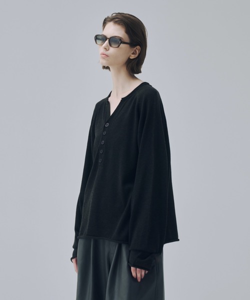 soerte(ソエルテ)の「Wool Blend Rolled Edge Henley Neck Knit / ウールブレンドヘンリーネックニット(ニット/セーター・メンズ・レッド/グレー/ブラウン/ブラック・3/1/2)」の19枚目の写真