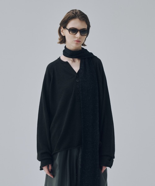 soerte(ソエルテ)の「Wool Blend Rolled Edge Henley Neck Knit / ウールブレンドヘンリーネックニット(ニット/セーター・メンズ・レッド/グレー/ブラウン/ブラック・3/1/2)」の22枚目の写真