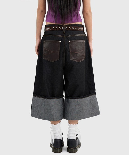 raucohouse(ラウコハウス)の「ロールアップワイドデニムハーフパンツバミューダパンツ(デニムパンツ・レディース・ブラック・M/S)」の16枚目の写真