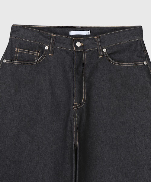 raucohouse(ラウコハウス)の「ロールアップワイドデニムハーフパンツバミューダパンツ(デニムパンツ・レディース・ブラック・M/S)」の7枚目の写真