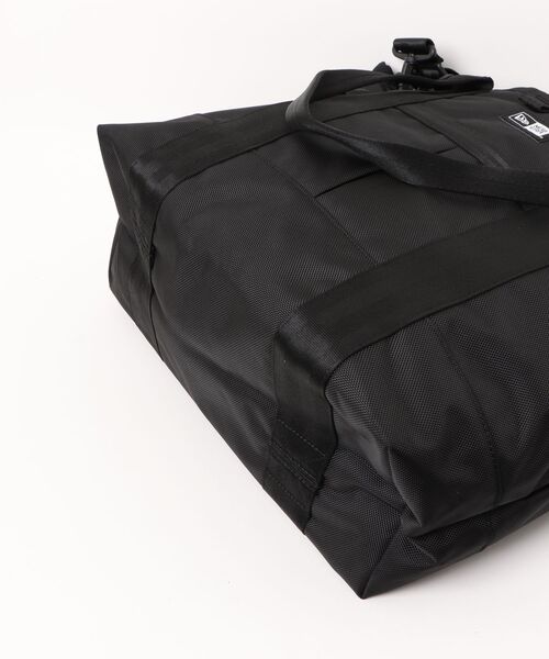 NEW ERA(ニューエラ)の「NEW ERA TOTE BAG 1680D 2 / ニューエラ(バックパック/リュック・レディース・ブラック・FREE)」の3枚目の写真
