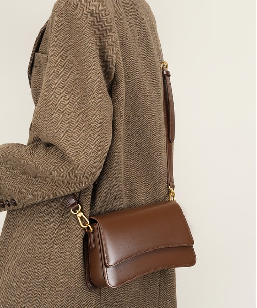NiiNa(ニーナ)の「【 NiiNa / ニーナ 】高品質レザー2wayスリムシルエットショルダーバッグ(ショルダーバッグ・レディース・レッド・FREE)」の5枚目の写真