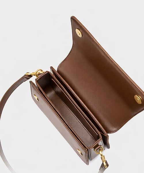 NiiNa(ニーナ)の「【 NiiNa / ニーナ 】高品質レザー2wayスリムシルエットショルダーバッグ(ショルダーバッグ・レディース・レッド・FREE)」の8枚目の写真