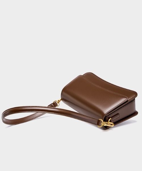 NiiNa(ニーナ)の「【 NiiNa / ニーナ 】高品質レザー2wayスリムシルエットショルダーバッグ(ショルダーバッグ・レディース・レッド・FREE)」の14枚目の写真