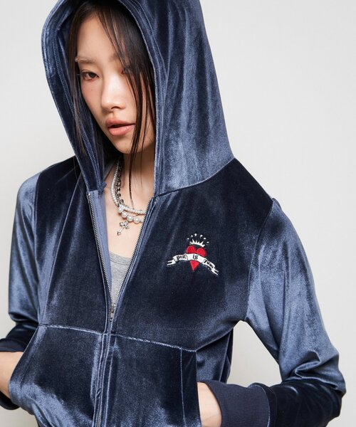 WHO'S WHO gallery(フーズフーギャラリー)の「【26AW LOOK掲載品番】ベロアインクドチビパーカー(パーカー・レディース・ブラウン/ピンク/ブルー・FREE)」の3枚目の写真