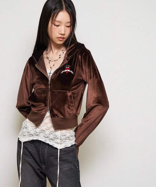 WHO'S WHO gallery(フーズフーギャラリー)の「【26AW LOOK掲載品番】ベロアインクドチビパーカー(パーカー・レディース・ブラウン/ピンク/ブルー・FREE)」の11枚目の写真