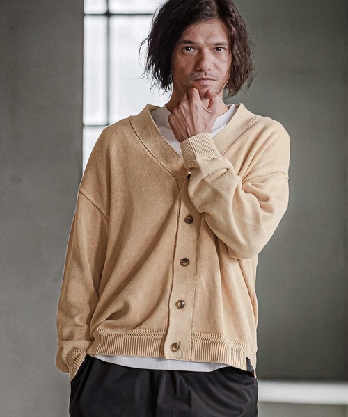 CAMBIO(カンビオ)の「mcg3866-Faded Wash V Neck Knit Cardigan ニットカーディガン(PF-262-015)(カーディガン/ボレロ・メンズ・ブラック/ブルー/マスタード/グレイッシュベージュ・M/L)」の4枚目の写真