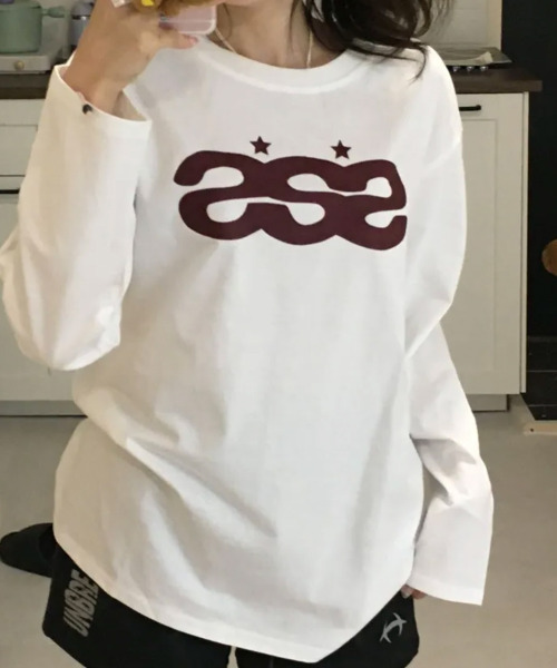 VIVID LADY(ビビッドレディー)の「SSSプリント 長袖トップス ロンT(Tシャツ/カットソー・レディース・ベージュ/ブラック/ホワイト・FREE)」の2枚目の写真