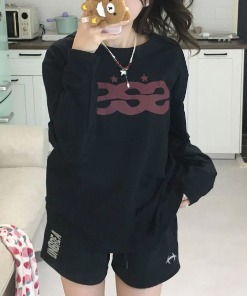 VIVID LADY(ビビッドレディー)の「SSSプリント 長袖トップス ロンT(Tシャツ/カットソー・レディース・ベージュ/ブラック/ホワイト・FREE)」の7枚目の写真
