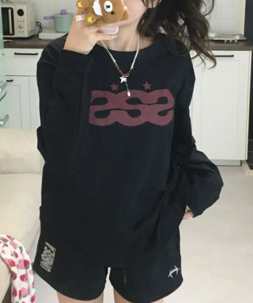 VIVID LADY(ビビッドレディー)の「SSSプリント 長袖トップス ロンT(Tシャツ/カットソー・レディース・ベージュ/ブラック/ホワイト・FREE)」の8枚目の写真