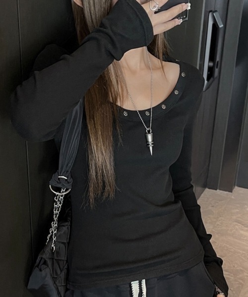 LADY LIKE(レディライク)の「【秋冬新作】スタッズ付きラウンドネック美シルエット長袖トップス(Tシャツ/カットソー・レディース・モカ/ダークグレー/ホワイト/ブラック・M)」の5枚目の写真