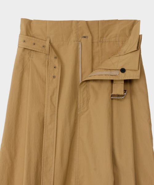 CINOH（チノ）の「TUCK BELT SKIRT（スカート・レディース・ベージュ・38）」の3枚目の写真
