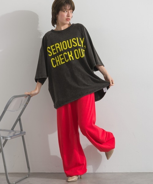 enhaut（アンオート）の「天竺編みラグラン SERIOUSLY フロント＆バック ロゴ プリント Tシャツ（Tシャツ/カットソー・レディース・グリーン/オレンジ/アイボリー・FREE）」の21枚目の写真