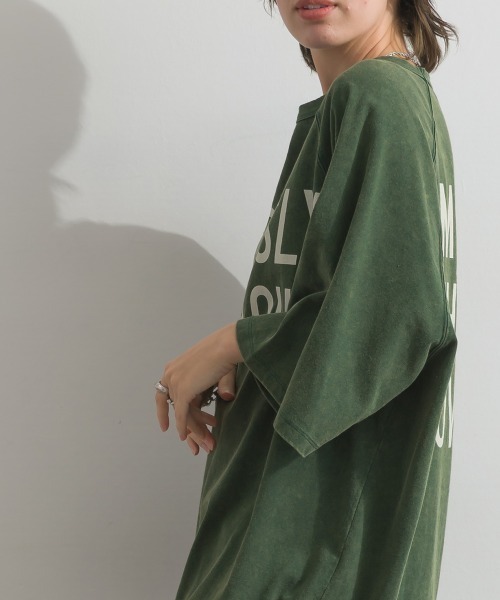 enhaut（アンオート）の「天竺編みラグラン SERIOUSLY フロント＆バック ロゴ プリント Tシャツ（Tシャツ/カットソー・レディース・グリーン/オレンジ/アイボリー・FREE）」の13枚目の写真