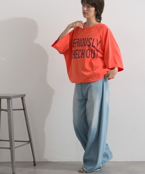 enhaut（アンオート）の「天竺編みラグラン SERIOUSLY フロント＆バック ロゴ プリント Tシャツ（Tシャツ/カットソー・レディース・グリーン/オレンジ/アイボリー・FREE）」の17枚目の写真