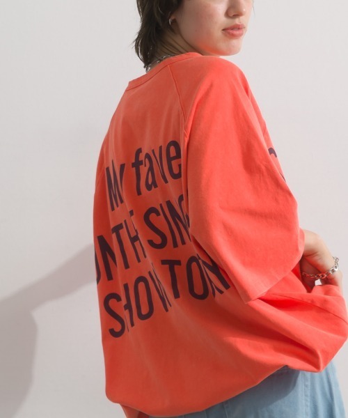 enhaut（アンオート）の「天竺編みラグラン SERIOUSLY フロント＆バック ロゴ プリント Tシャツ（Tシャツ/カットソー・レディース・グリーン/オレンジ/アイボリー・FREE）」の8枚目の写真