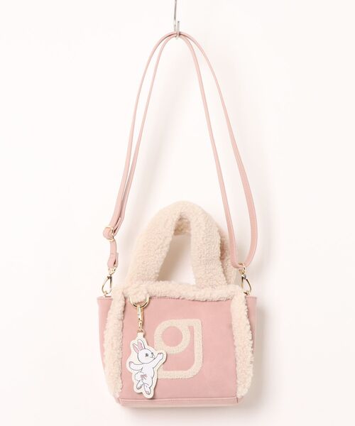 PAUL & JOE ACCESSOIRES(ポールアンドジョーアクセソワ)の「【PAUL & JOE ACCESSOIRES /ポール アンド ジョー アクセソワ 】 FUR ANIMAL チャーム付きムートントートバッグ(トートバッグ・レディース・ピンク/キャメル・FREE)」の2枚目の写真