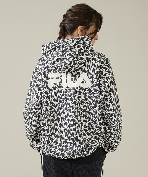 ELEY KISHIMOTO(イーリーキシモト)の「【ELEY KISHIMOTO×FILA】イーリーキシモト×フィラ スウェットフーディ / ユニセックス / SM6FBU709(パーカー・メンズ・ブラック・L/M)」の2枚目の写真