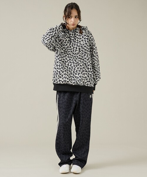 ELEY KISHIMOTO(イーリーキシモト)の「【ELEY KISHIMOTO×FILA】イーリーキシモト×フィラ スウェットフーディ / ユニセックス / SM6FBU709(パーカー・メンズ・ブラック・L/M)」の6枚目の写真