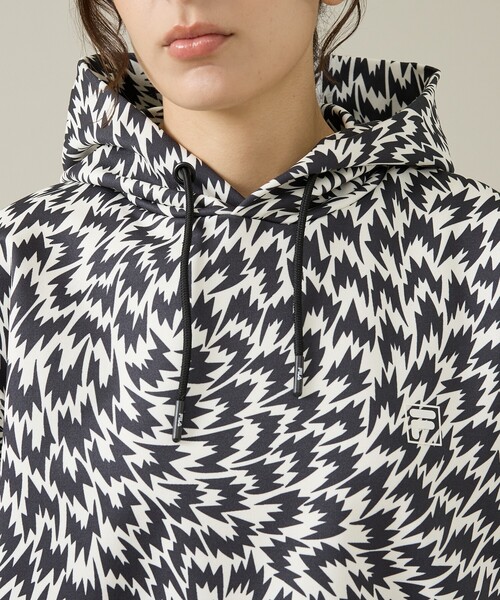 ELEY KISHIMOTO(イーリーキシモト)の「【ELEY KISHIMOTO×FILA】イーリーキシモト×フィラ スウェットフーディ / ユニセックス / SM6FBU709(パーカー・メンズ・ブラック・L/M)」の14枚目の写真