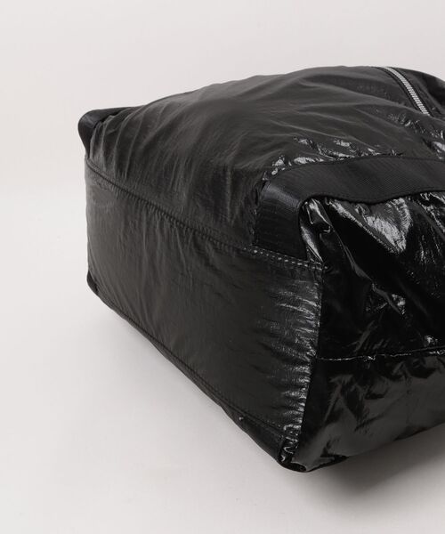 VIBGYOR（ヴィブジョー）の「Liaa/メタリックシャイニー 巾着 トートバッグ A18852（トートバッグ・レディース・ホワイト/ブラック・FREE）」の7枚目の写真