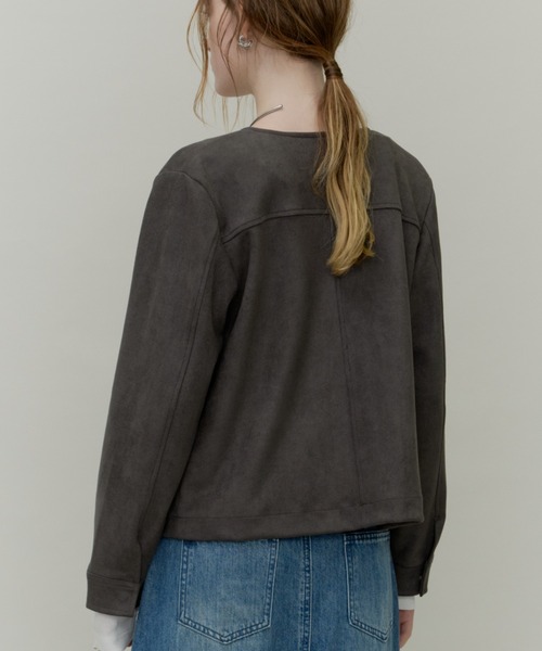 Plumel(プルメル)の「suede Like No-collar Blouson / カシメ付きスエードポンチローカラーブルゾン(ブルゾン・レディース・グレー/チャコールグレー・MEDIUM)」の15枚目の写真