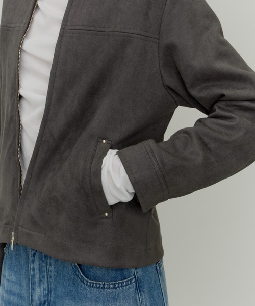 Plumel(プルメル)の「suede Like No-collar Blouson / カシメ付きスエードポンチローカラーブルゾン(ブルゾン・レディース・グレー/チャコールグレー・MEDIUM)」の17枚目の写真