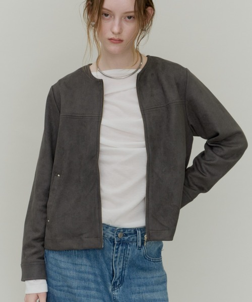 Plumel(プルメル)の「suede Like No-collar Blouson / カシメ付きスエードポンチローカラーブルゾン(ブルゾン・レディース・グレー/チャコールグレー・MEDIUM)」の9枚目の写真
