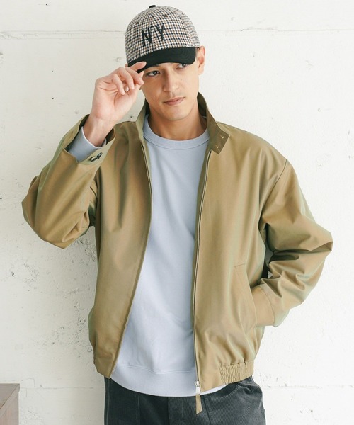 BAYFLOW(ベイフロー)の「ハリントンショートジャケット(ブルゾン・メンズ・ネイビー/ベージュ・MEDIUM/LARGE)」の1枚目の写真