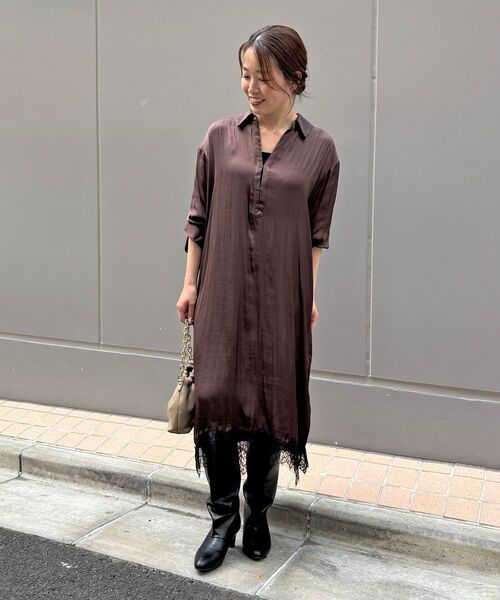 le.coeur blanc(ルクールブラン)の「フロントホックスキッパーワンピ(ワンピース・レディース・ブラウン/ブルー系その他4・38)」の4枚目の写真