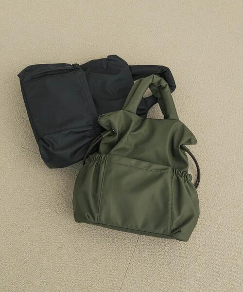 URBAN RESEARCH DOORS(アーバンリサーチドアーズ)の「ナイロンドロストトートバッグ(トートバッグ・レディース・ブラック/カーキ・-)」の11枚目の写真