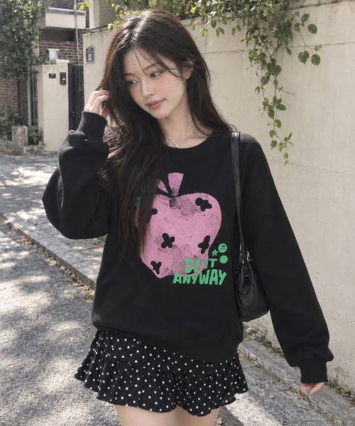MOZMOZ(モズモズ)の「APPLE スウェット ブラック(スウェット・レディース・ブラック・LARGE/X-LARGE/3)」の2枚目の写真