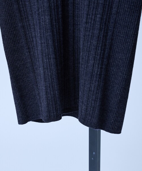 5351 POUR LES HOMMES(ゴーサンゴーイチプールオム)の「Vネック ホールガーメント ニット(ニット/セーター・メンズ・ブルー/ボルドー/ブラック・44/46/48/50)」の8枚目の写真