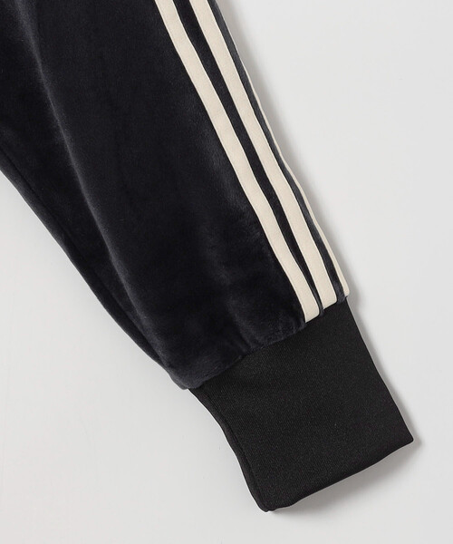 adidas(アディダス)の「adidas/アディダス ファイヤーバード ベロア トラックトップ/FIREBIRD VELOR TRACK TOP(ブルゾン・メンズ・ブラック/オフホワイト・X-LARGE/LARGE/MEDIUM)」の6枚目の写真