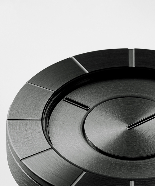 ISSEY MIYAKE(イッセイミヤケ)の「Web限定 ISSEY MIYAKE TO NY0N002 Black(アナログ腕時計・レディース・ブラック・FREE)」の3枚目の写真
