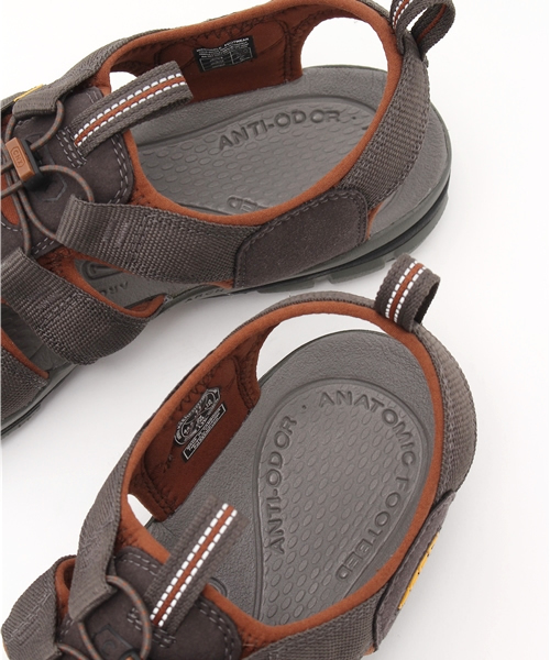 KEEN（キーン）の「CLEARWATER CNX / クリアウォーター シーエヌエックス / メンズ サンダル（サンダル・メンズ・グレー・26.0cm/29.0cm/27.0cm/26.5cm/27.5cm/25.5cm/25.0cm/28.0cm/30cm）」の8枚目の写真